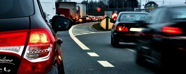 Embouteillage ? Pensez taxi moto ile de france